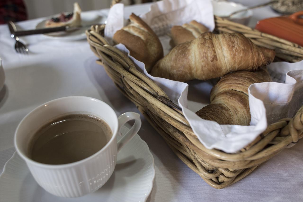 アカロア French Bay House Bed & Breakfast エクステリア 写真